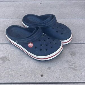 Child Crocs baby and red size 13